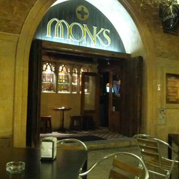 รูปภาพถ่ายที่ The Monks โดย Jorge R. เมื่อ 7/20/2013