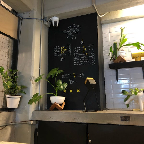 1/24/2019 tarihinde Francisco O.ziyaretçi tarafından Rompeolas Café'de çekilen fotoğraf
