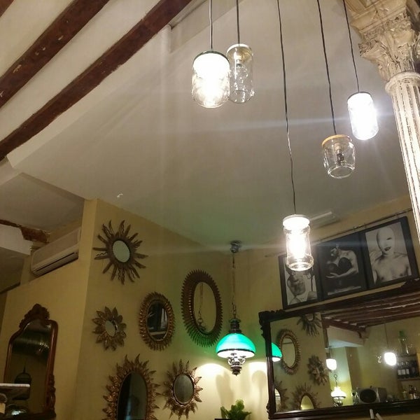 3/13/2015 tarihinde Christiano D.ziyaretçi tarafından La Paca Café Bar'de çekilen fotoğraf