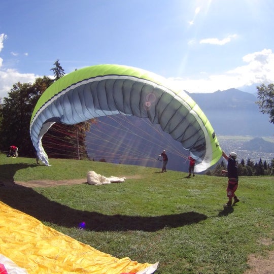 Снимок сделан в AlpinAir Paragliding Interlaken пользователем zAgT 9/8/2014