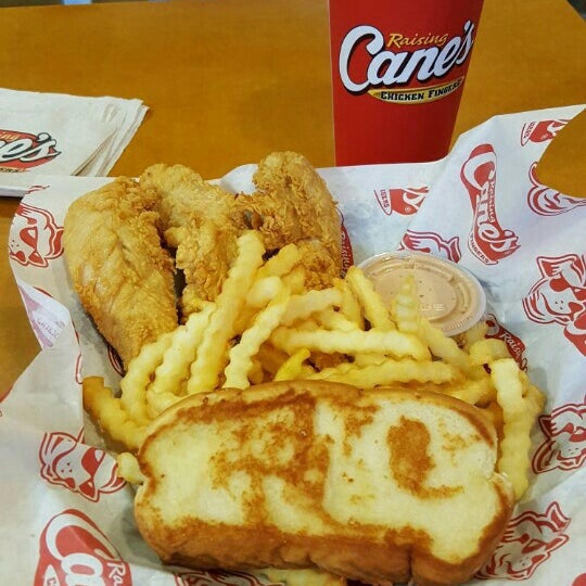 Photo taken at Raising Cane&#39;s Chicken Fingers by Lagarto T. on 5/16/2016