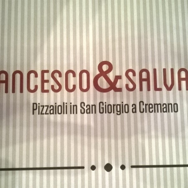 Photo prise au Pizzeria Salvo par Giovanni M. le11/21/2015