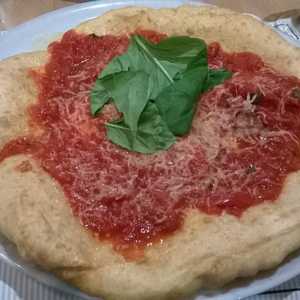 Photo prise au Pizzeria Salvo par Giovanni M. le11/7/2015