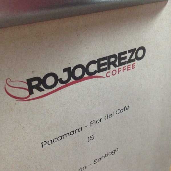 รูปภาพถ่ายที่ Rojocerezo Coffee โดย Jorge Z. เมื่อ 5/19/2014