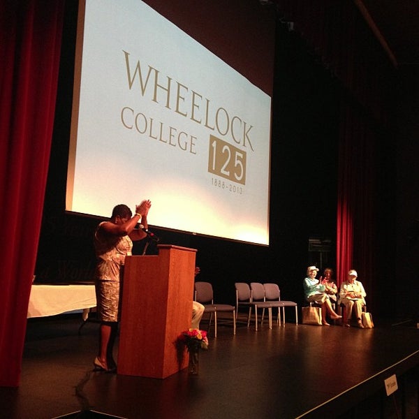 6/1/2013 tarihinde Wheelock Collegeziyaretçi tarafından Wheelock College'de çekilen fotoğraf