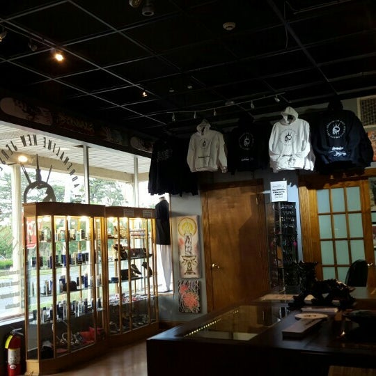 Adrenaline Tattoo - Tattoo Parlor in Brick