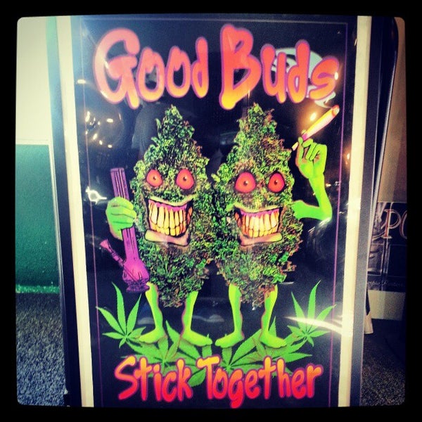 Photo taken at Herb -N- Legend Smoke Shop by Herb -N- Legend on 11/17/2012