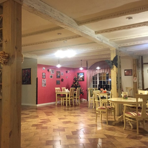 12/8/2016 tarihinde Sergey S.ziyaretçi tarafından гостиница и ресторан &quot;Остров-Парк&quot;'de çekilen fotoğraf