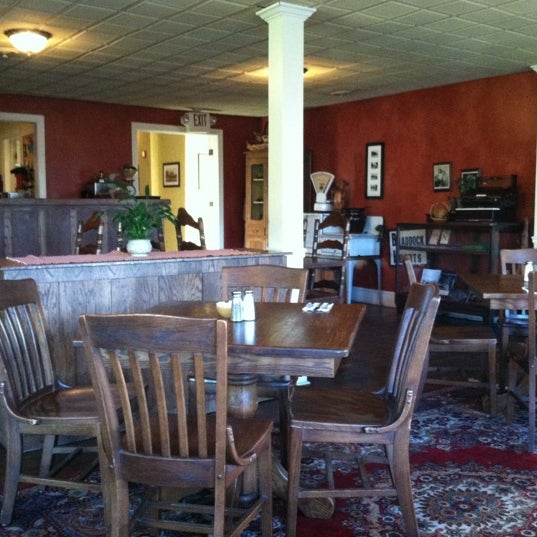 รูปภาพถ่ายที่ The Braddock Inn โดย Eric W. เมื่อ 10/13/2012