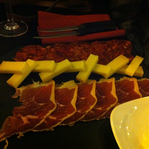 Le Chat Perche Hotel De Ville Paris Ile De France