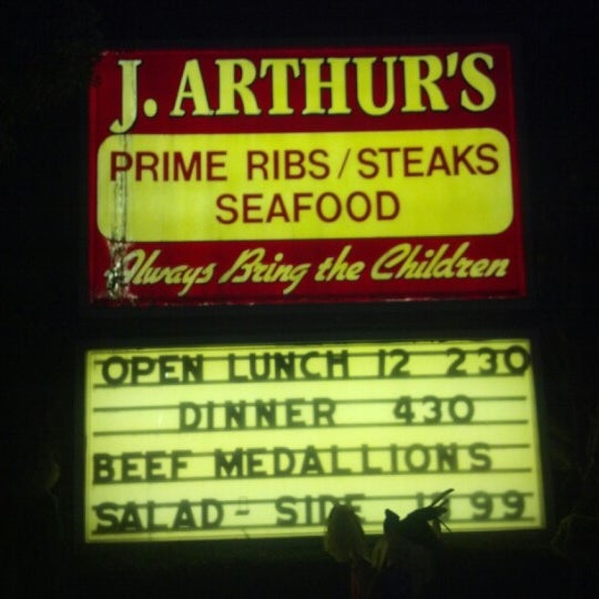 10/11/2012にSerottaredがJ Arthur&#39;s Restaurantで撮った写真