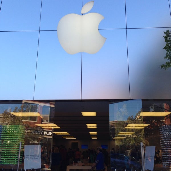 Photos at Apple Southlake Town Square Electronics Store