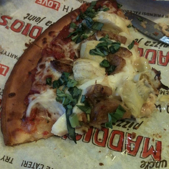 4/6/2014 tarihinde Steve W.ziyaretçi tarafından Uncle Maddio&#39;s Pizza Joint'de çekilen fotoğraf