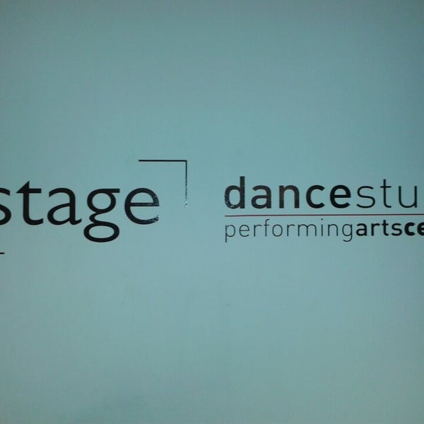 Foto tirada no(a) Stage Performing Arts Center por Aysun A. em 2/11/2014