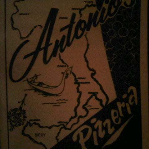 Foto tirada no(a) Antonio&#39;s Pizzeria &amp; Italian Restaurant por Abbie S. em 11/5/2012