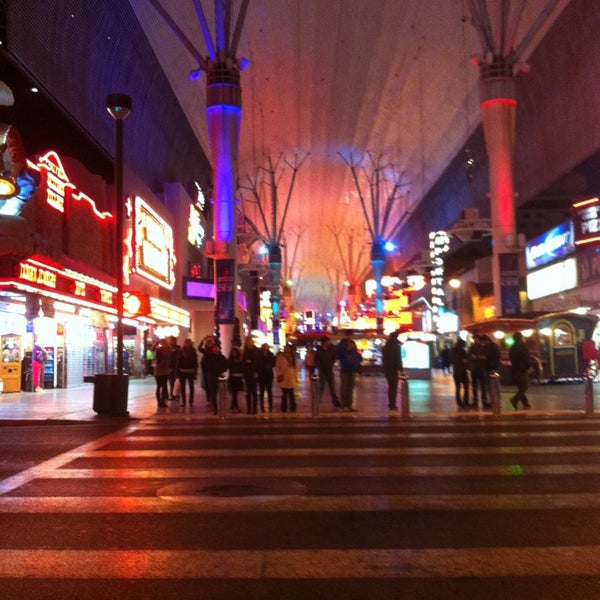 Fremont street in downtown las vegas gay bar kaserdad