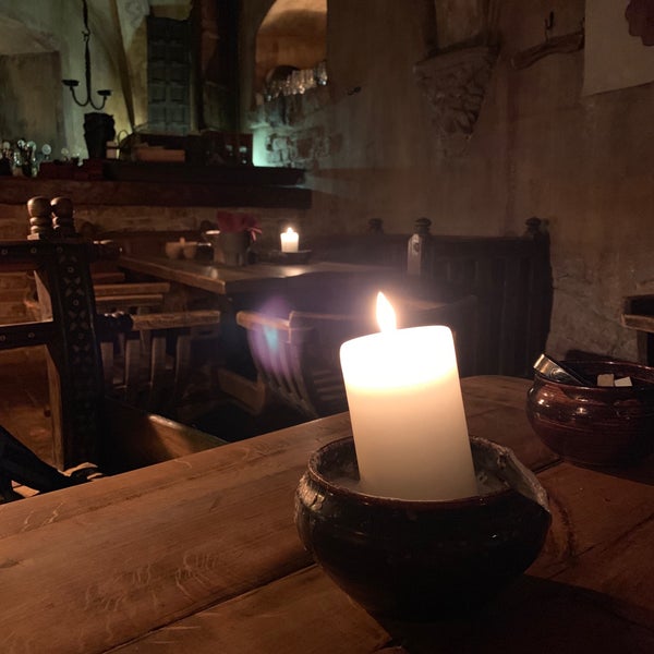 Снимок сделан в Rozengrāls | Authentic Medieval Restaurant пользователем Dmitry S. 8/2/2019
