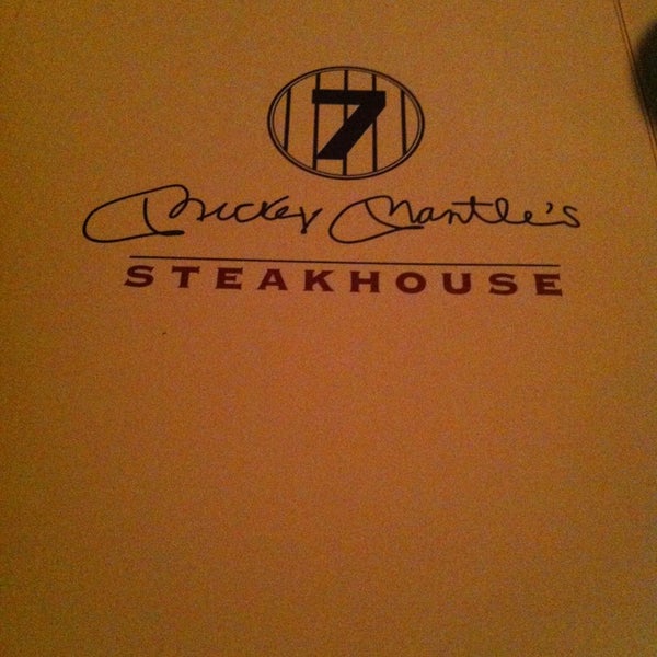 3/14/2013 tarihinde Tracy B.ziyaretçi tarafından Mickey Mantle&#39;s Steakhouse'de çekilen fotoğraf