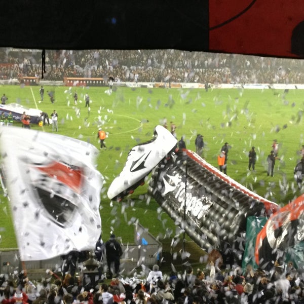 6/11/2013 tarihinde Jose G.ziyaretçi tarafından Estadio Marcelo Bielsa (Club Atlético Newell&#39;s Old Boys)'de çekilen fotoğraf