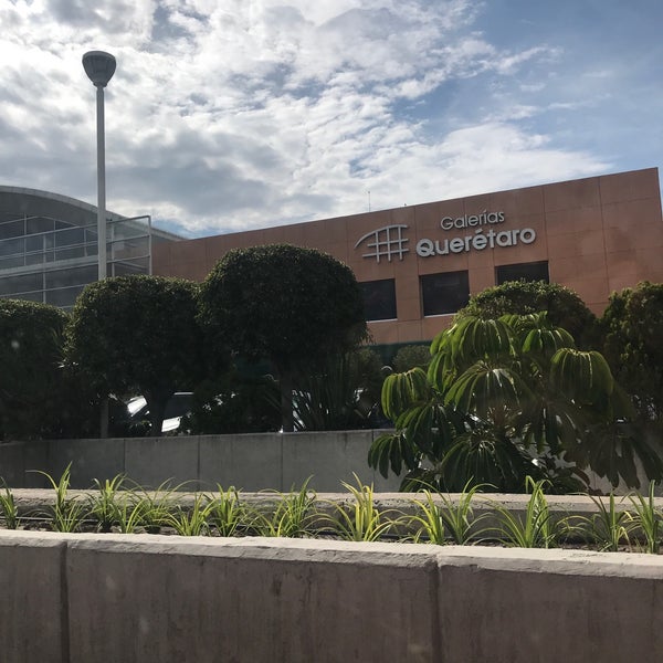 Das Foto wurde bei Galerías Querétaro von Javo J. am 7/24/2019 aufgenommen