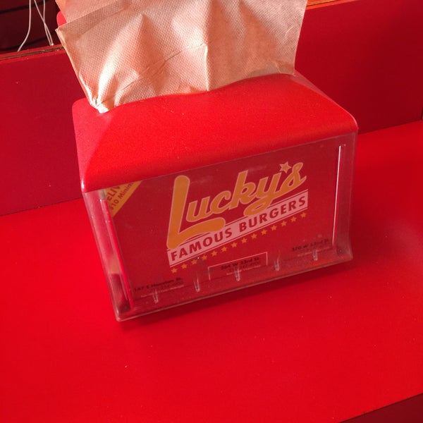 Photo taken at Lucky&#39;s Famous Burgers by Iram G. on 8/23/2016