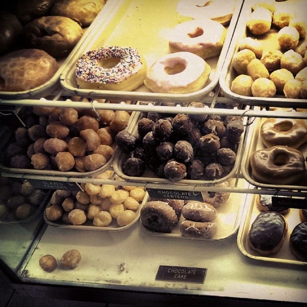 Photo taken at Ken&#39;s Donuts by JAY J. on 12/21/2013