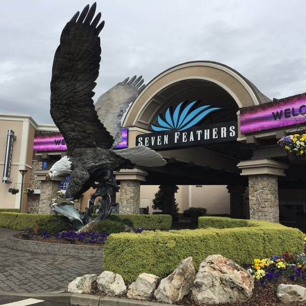 Photo prise au Seven Feathers Casino Resort par Sonny G. le3/21/2018