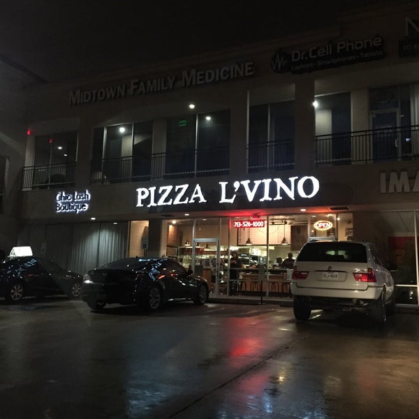 Photo prise au Pizza L&#39;Vino par Sue M. le11/1/2015