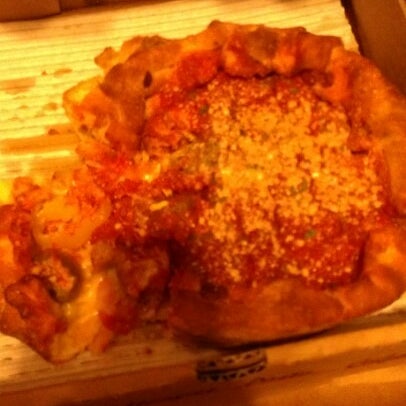 รูปภาพถ่ายที่ Mio&#39;s Pizza โดย Keva B. เมื่อ 12/31/2012