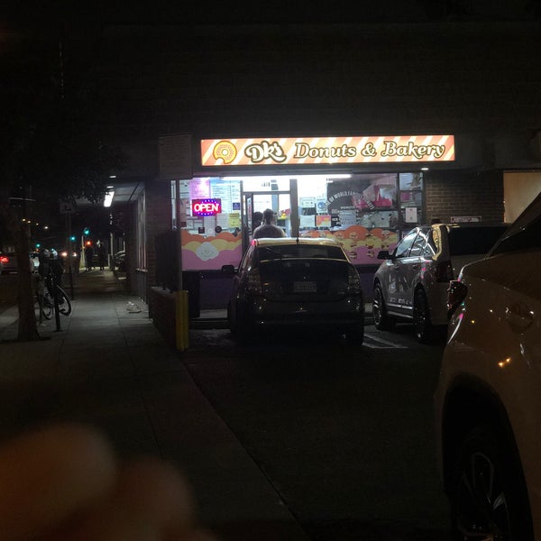 10/6/2021 tarihinde Yenny Z.ziyaretçi tarafından DK&#39;s Donuts and Bakery'de çekilen fotoğraf