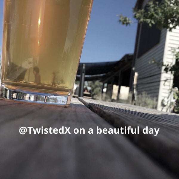 Das Foto wurde bei Twisted X Brewing Company von Suzanne C. am 11/4/2018 aufgenommen