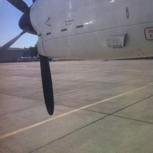 4/8/2013 tarihinde Roberto A.ziyaretçi tarafından FBO Aerocardal'de çekilen fotoğraf