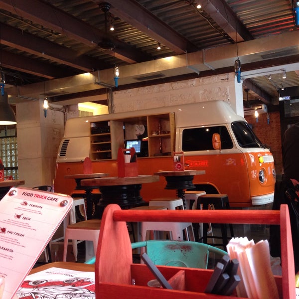 Foto tirada no(a) Food Truck Cafe por Nastya G. em 4/30/2016