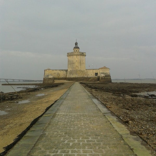 Foto tirada no(a) Fort Louvois por Laetitia P. em 2/24/2013