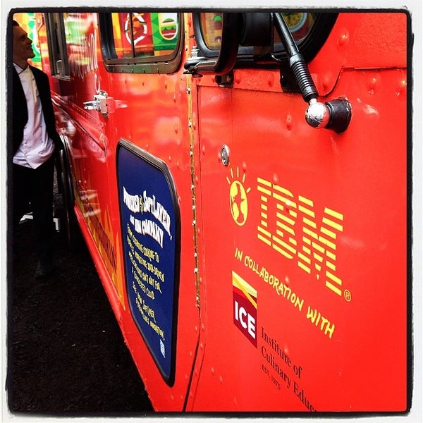 Foto diambil di #IBMfoodTruck at SXSW oleh John F. pada 3/9/2014