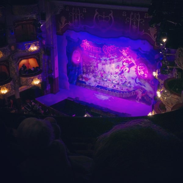 Foto tirada no(a) King&#39;s Theatre por Jen em 12/19/2012