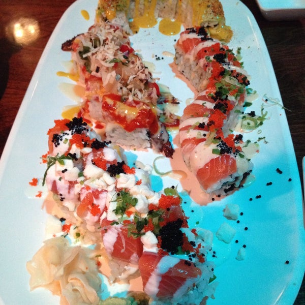 4/4/2015 tarihinde Andrea S.ziyaretçi tarafından Pisces Sushi Global Bistro'de çekilen fotoğraf