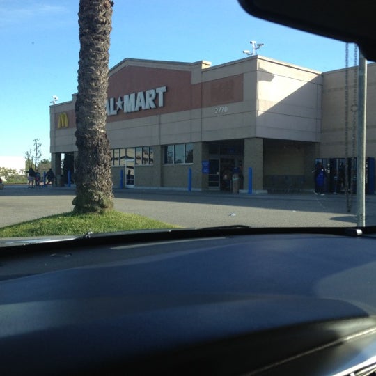 Walmart Supercenter Lakewood Mutual Lakewood, CA'da fotoğraflar
