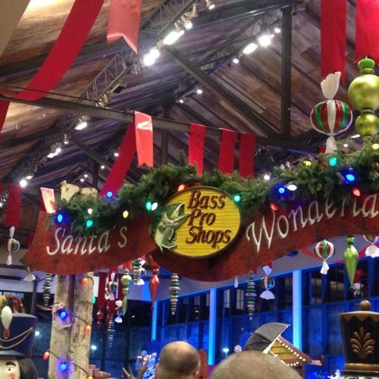 Bass Pro Shops Sporting Goods Shop in Oklahoma City