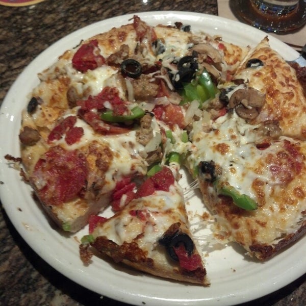 Photo taken at BJ&#39;s Restaurant &amp; Brewhouse by Kevin W. on 3/10/2013