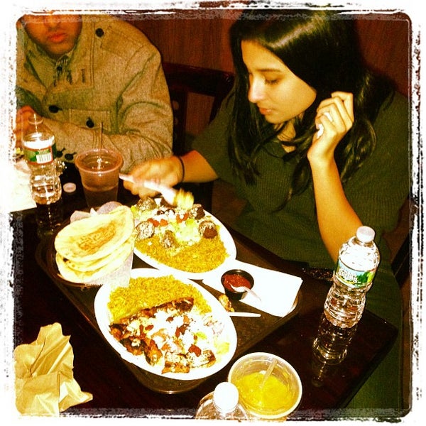 Das Foto wurde bei Mamoun&#39;s Falafel von Manny K. am 11/18/2012 aufgenommen