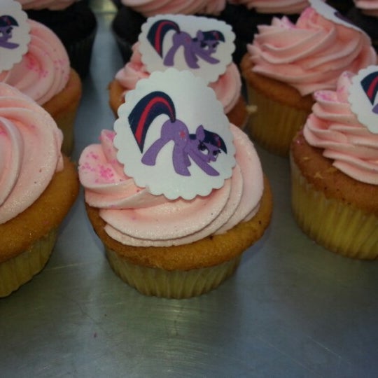 Das Foto wurde bei Princess Cupcakes von Maggo am 10/20/2012 aufgenommen
