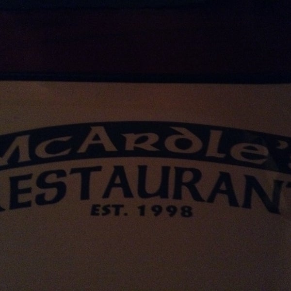 รูปภาพถ่ายที่ McArdle’s Restaurant โดย Dan A. เมื่อ 3/20/2014