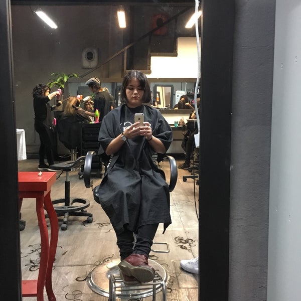 Foto tirada no(a) Rock Your Hair Studio por Marina A. em 1/7/2018