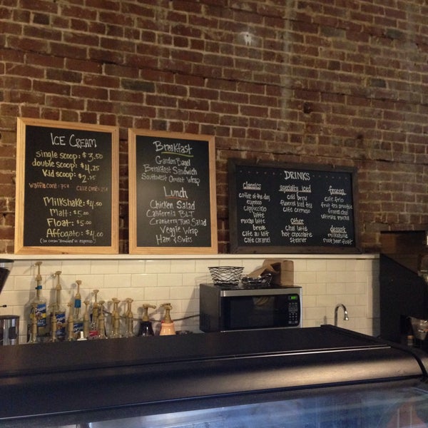 Photo taken at Amelia Island Coffee by HeidiLei on 1/17/2015