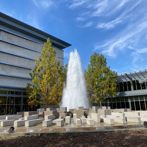 รูปภาพถ่ายที่ Indianapolis Museum of Art (IMA) โดย Kim R. เมื่อ 10/21/2022