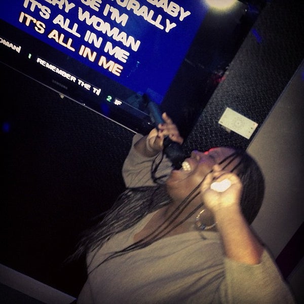 1/19/2013にAdolfo D.がPulse Karaokeで撮った写真