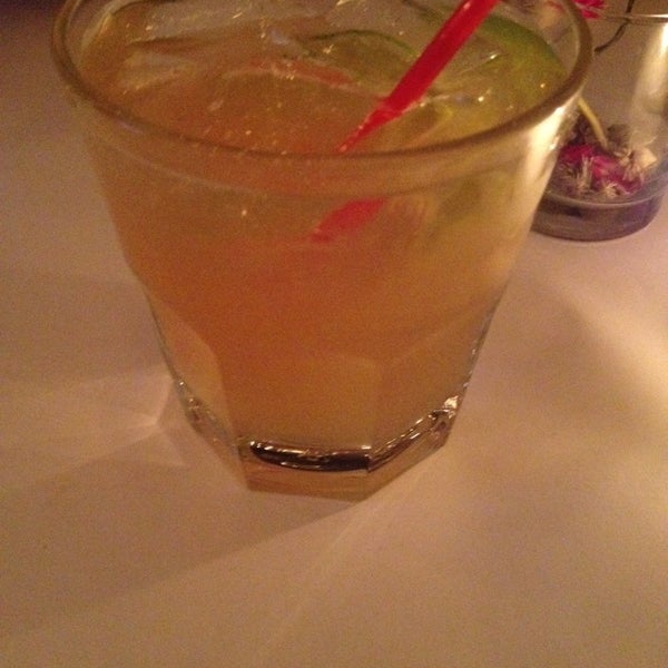 Foto tirada no(a) Trece Mexican Cuisine &amp; Tequila Bar por Craven C. em 1/3/2014
