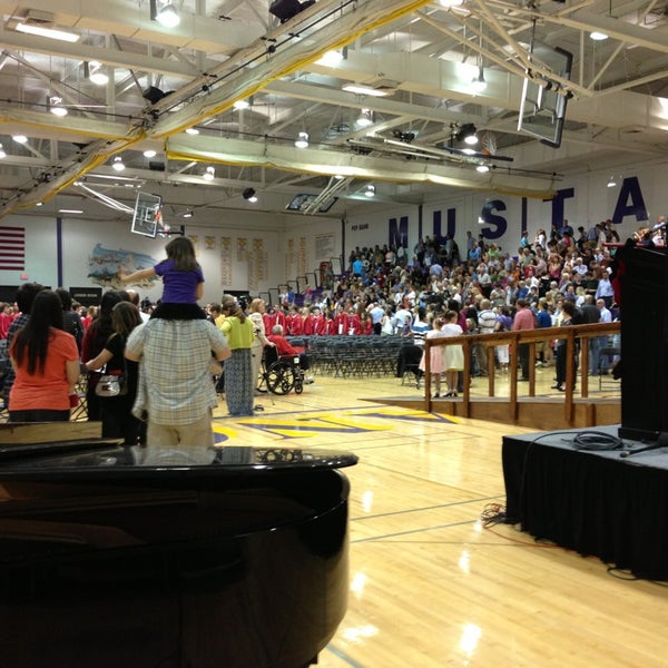 Rolling Meadows High School Rolling Meadows'da Lise