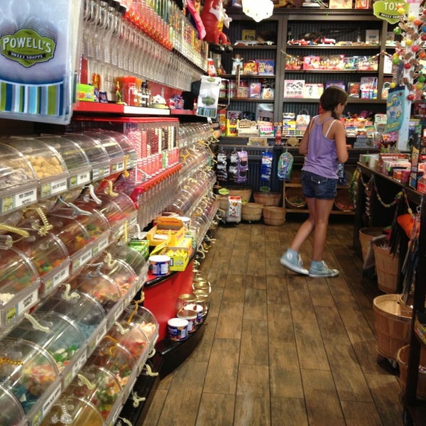 Photo taken at Powell&#39;s Sweet Shoppe by Belinda E. on 8/16/2013
